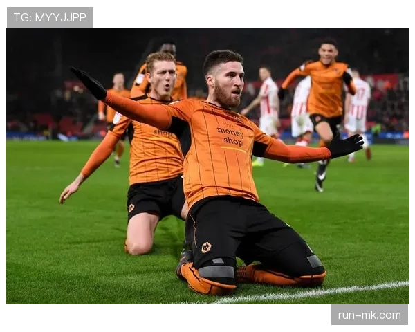 亚当斯关键建功助球队逆转，英超焦点战彰显竞争力提升