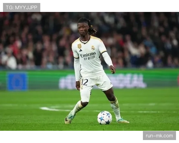 卡马文加中场表现稳健,战术灵活性与潜力获赞 卡马文加中场表现稳健,战术灵活性与潜力获赞