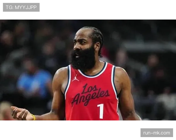 哈登这自律程度,凌晨四点健身房打卡比闹钟还准 哈登这自律程度,凌晨四点健身房打卡比闹钟还准